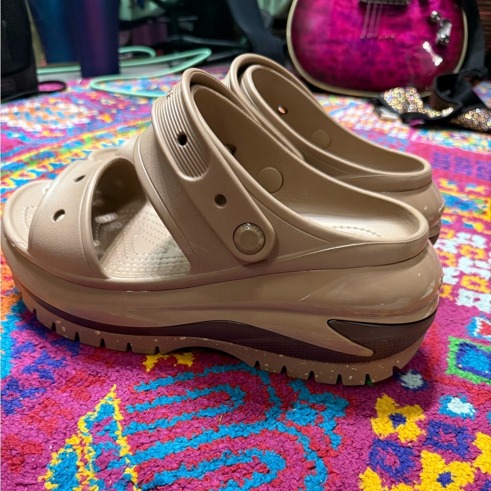 WOMENS Crocs Mega Crush Sandal Size 9 Color Brown -LIKE NEW!